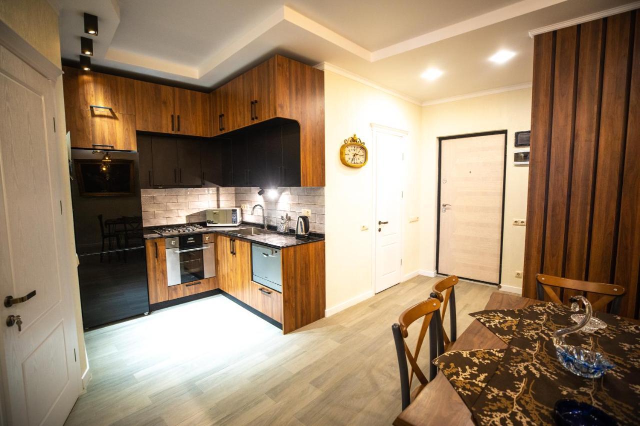 Apartamento Ramada Skytower Batumi Exterior foto