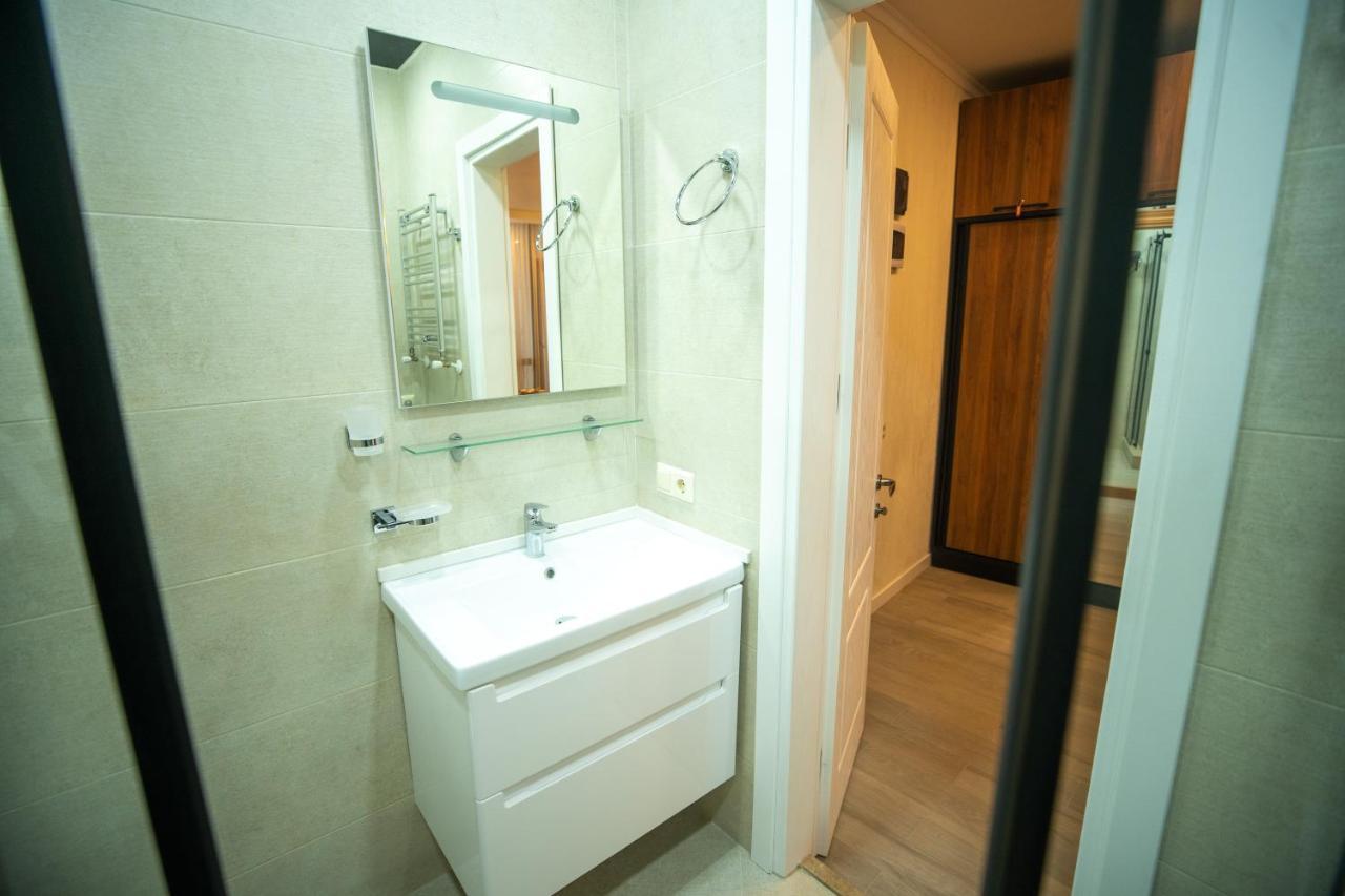 Apartamento Ramada Skytower Batumi Exterior foto
