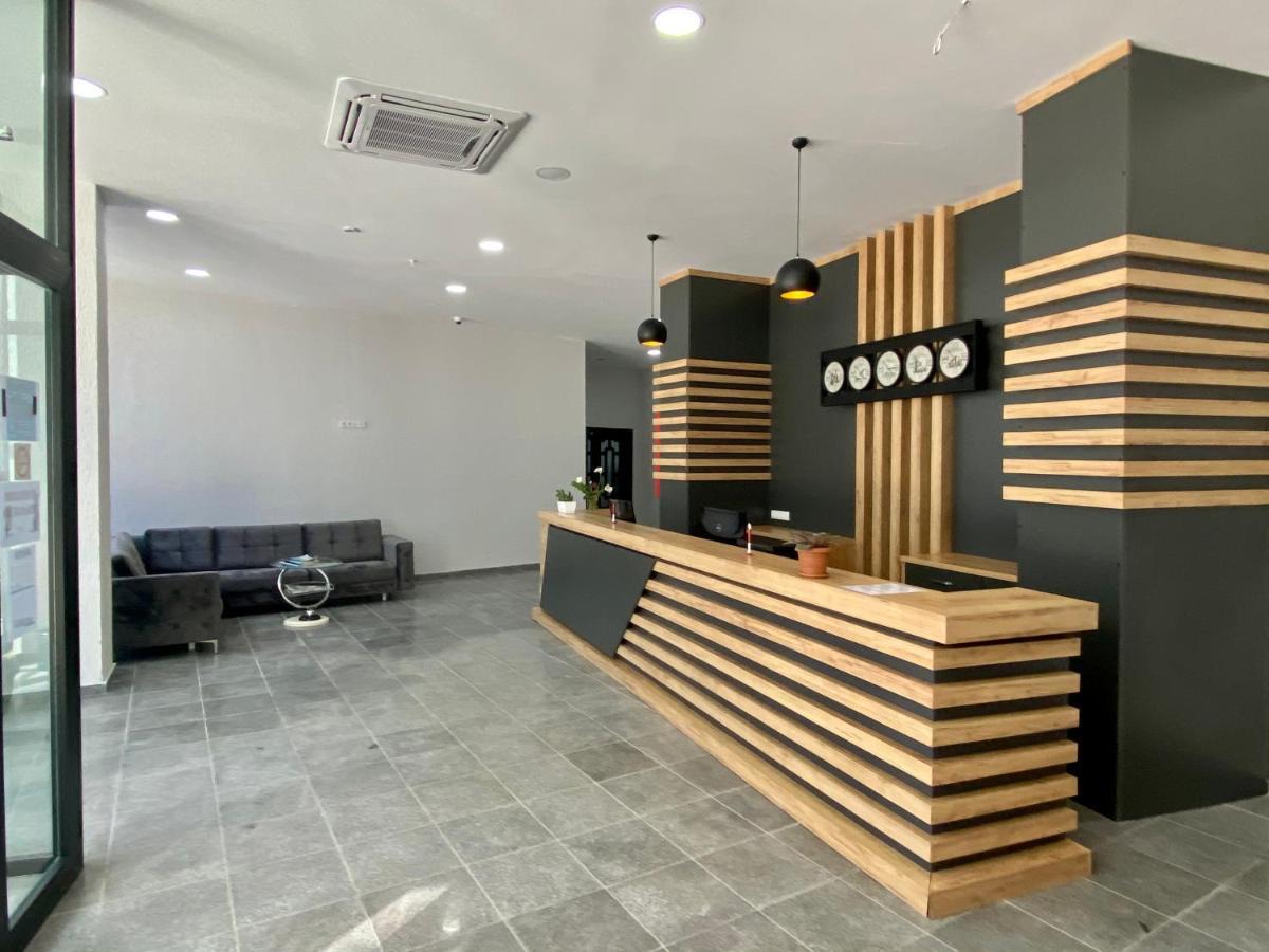 Apartamento Ramada Skytower Batumi Exterior foto
