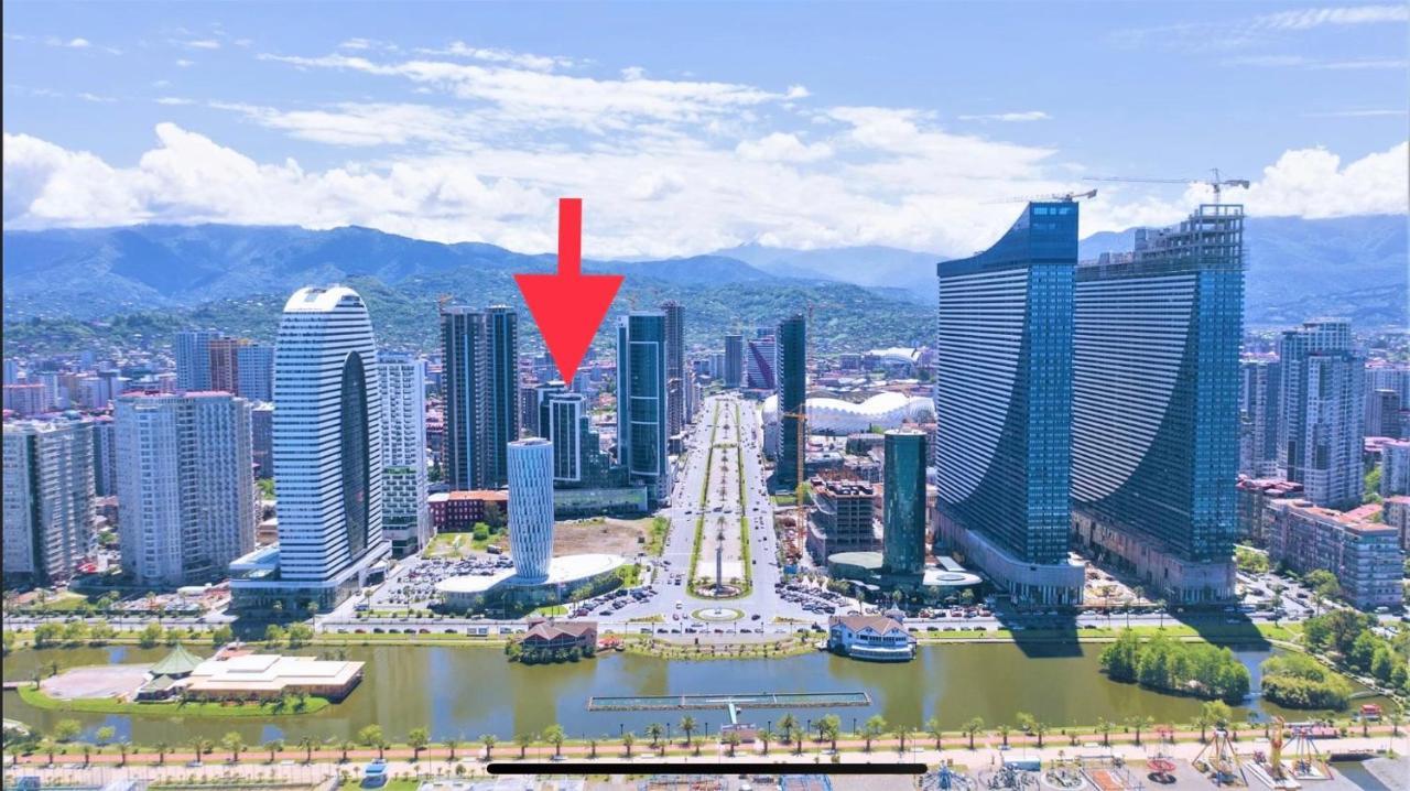 Apartamento Ramada Skytower Batumi Exterior foto